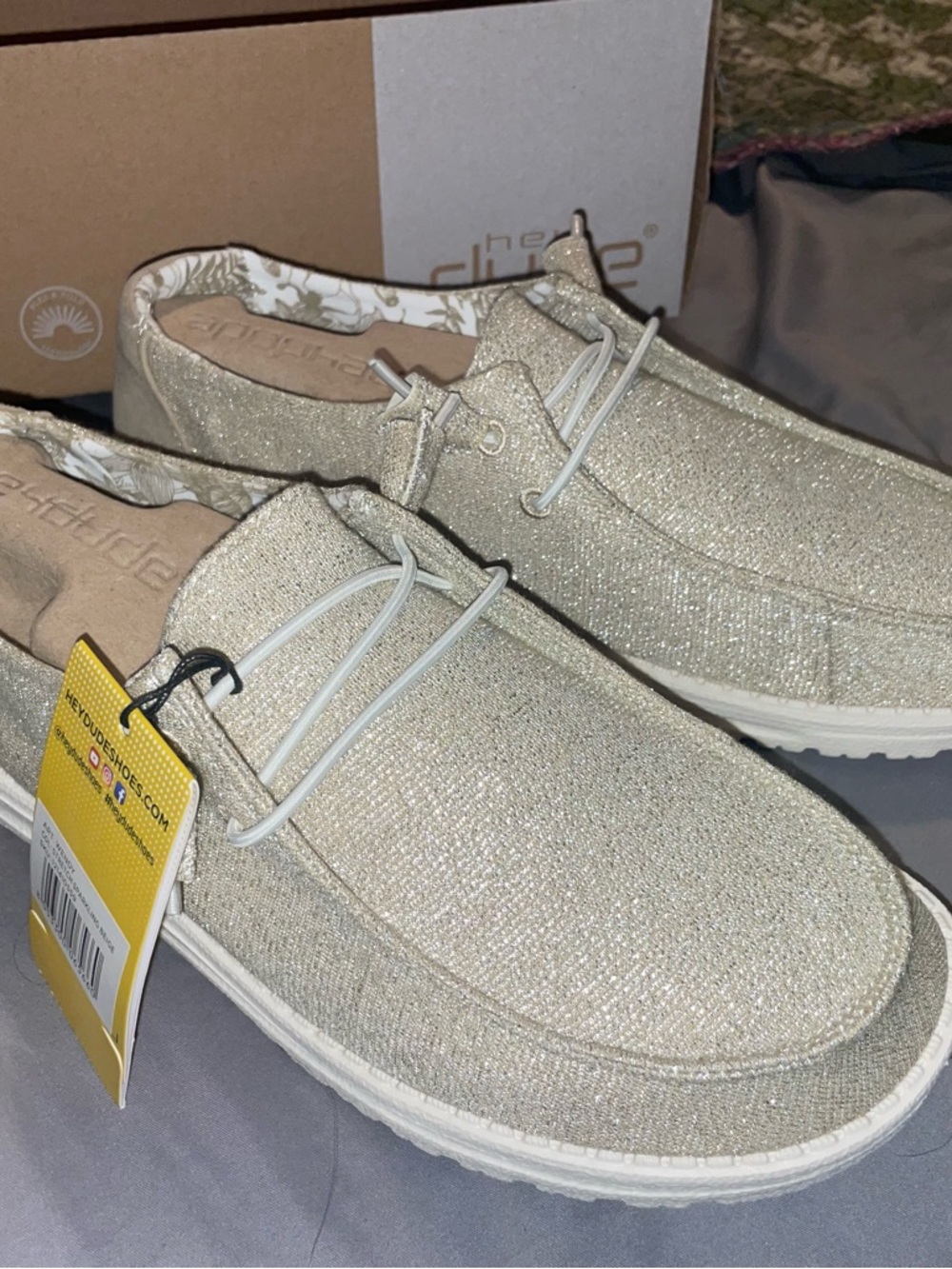 NWT Hey Dude Womens